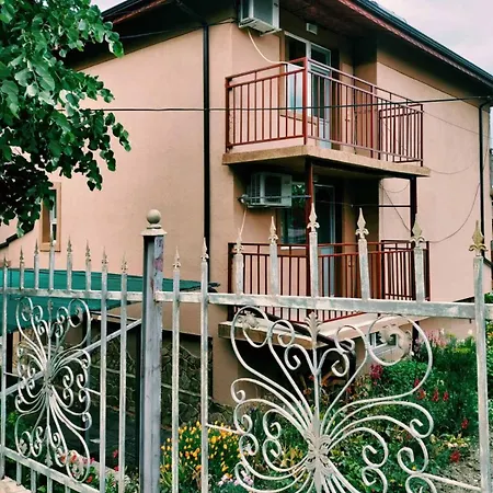 Maison d'hôtes тук е така Obzor